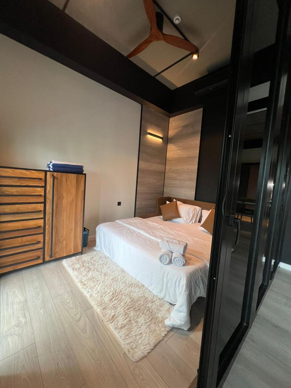Aparthotel Vaux Park Street - A Collection Of 8 Luxury Lofts *